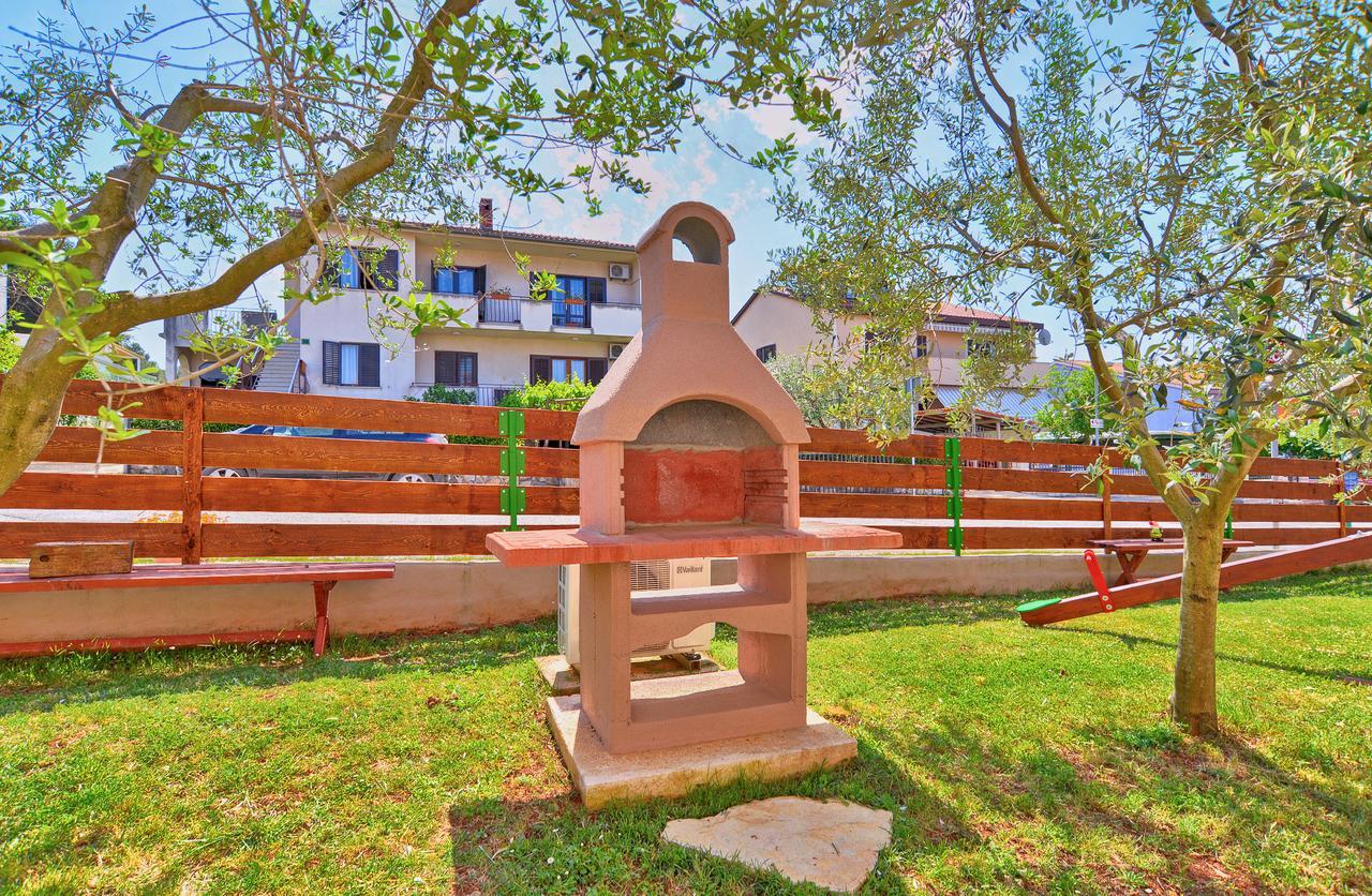 Apartments Chiara 877 Pula Bagian luar foto