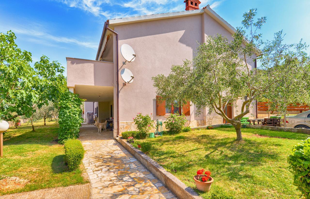 Apartments Chiara 877 Pula Bagian luar foto