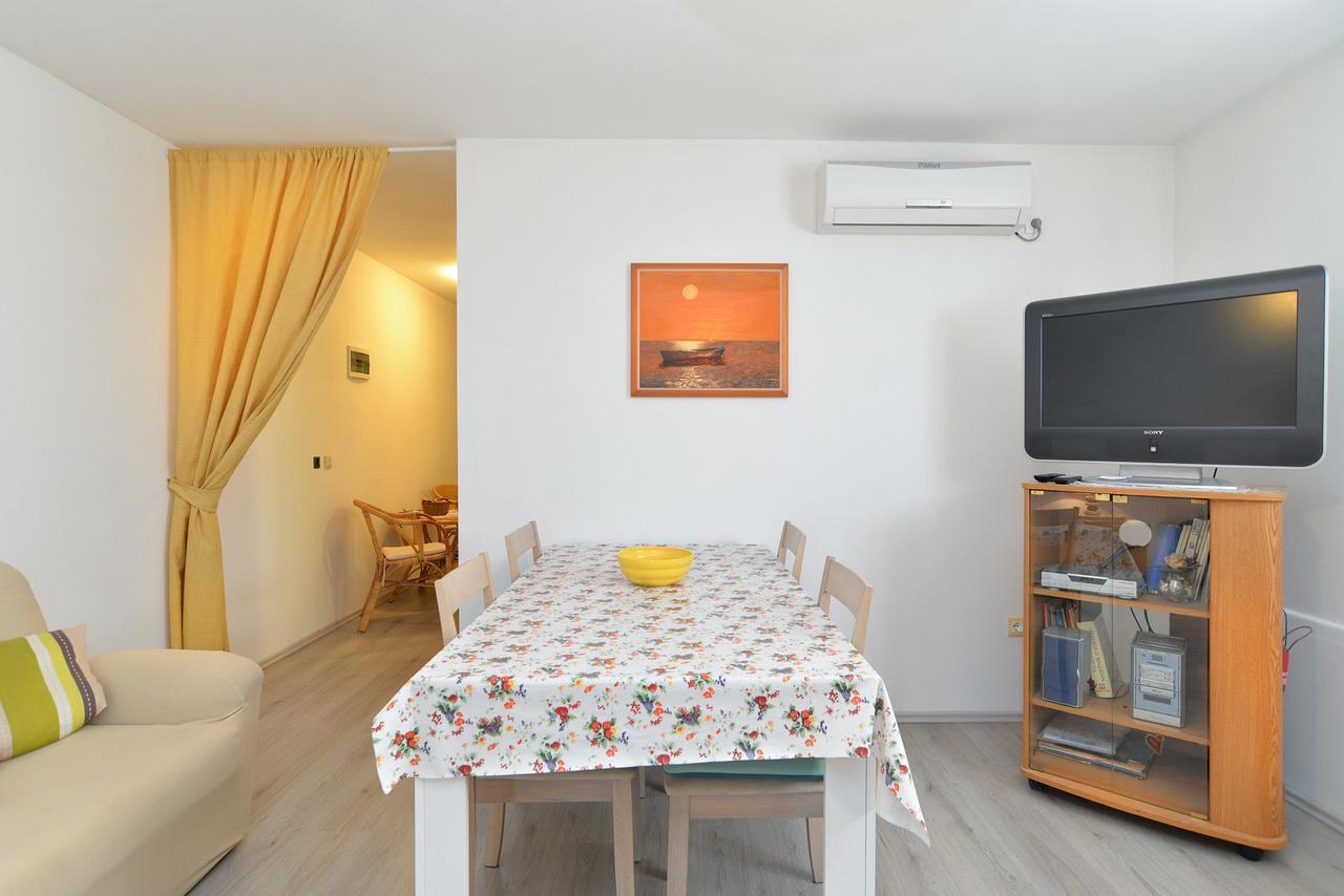 Apartments Chiara 877 Pula Bagian luar foto